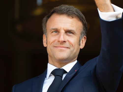 La Francia sta a guardare e arretra: l'Eliseo ora ha paura di perdere terreno