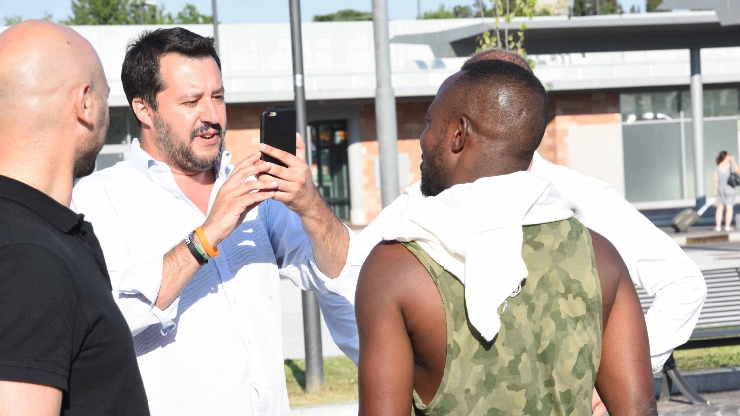Ius soli, Salvini sfida Galantino: "Fa politica, accetti il confronto pubblico"