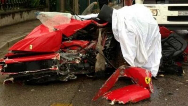 Voleva stupire il cuginetto Morti per un giro in Ferrari