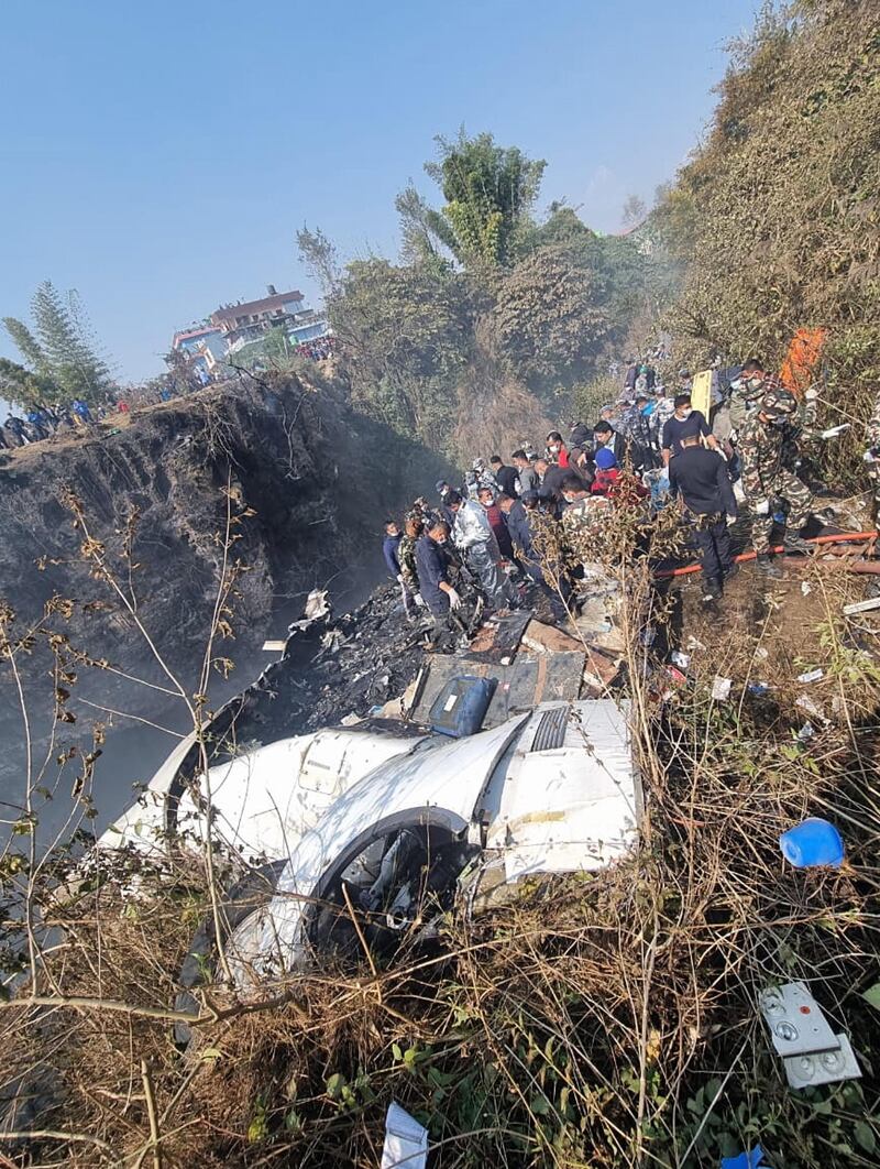 Disastro aereo in Nepal: decine di vittime 4
