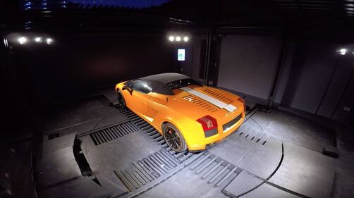 Singapore, il primo distributore automatico di auto di lusso 11