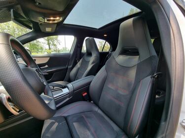 Mercedes Classe A 180d: guarda la gallery della berlina premium 16