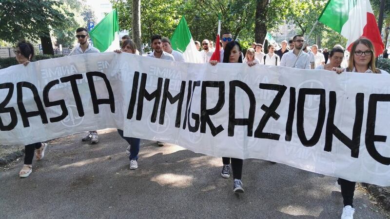 Milano, corteo contro l'accoglienza 3