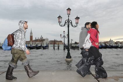 Ancora disagi a Venezia. Acqua alto a 160 cm 7