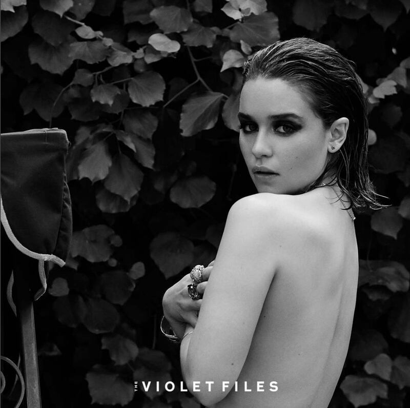 Emilia Clarke in topless, foto 3