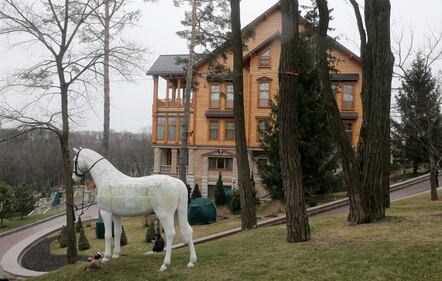 La villa faraonica di Yanokovich 6