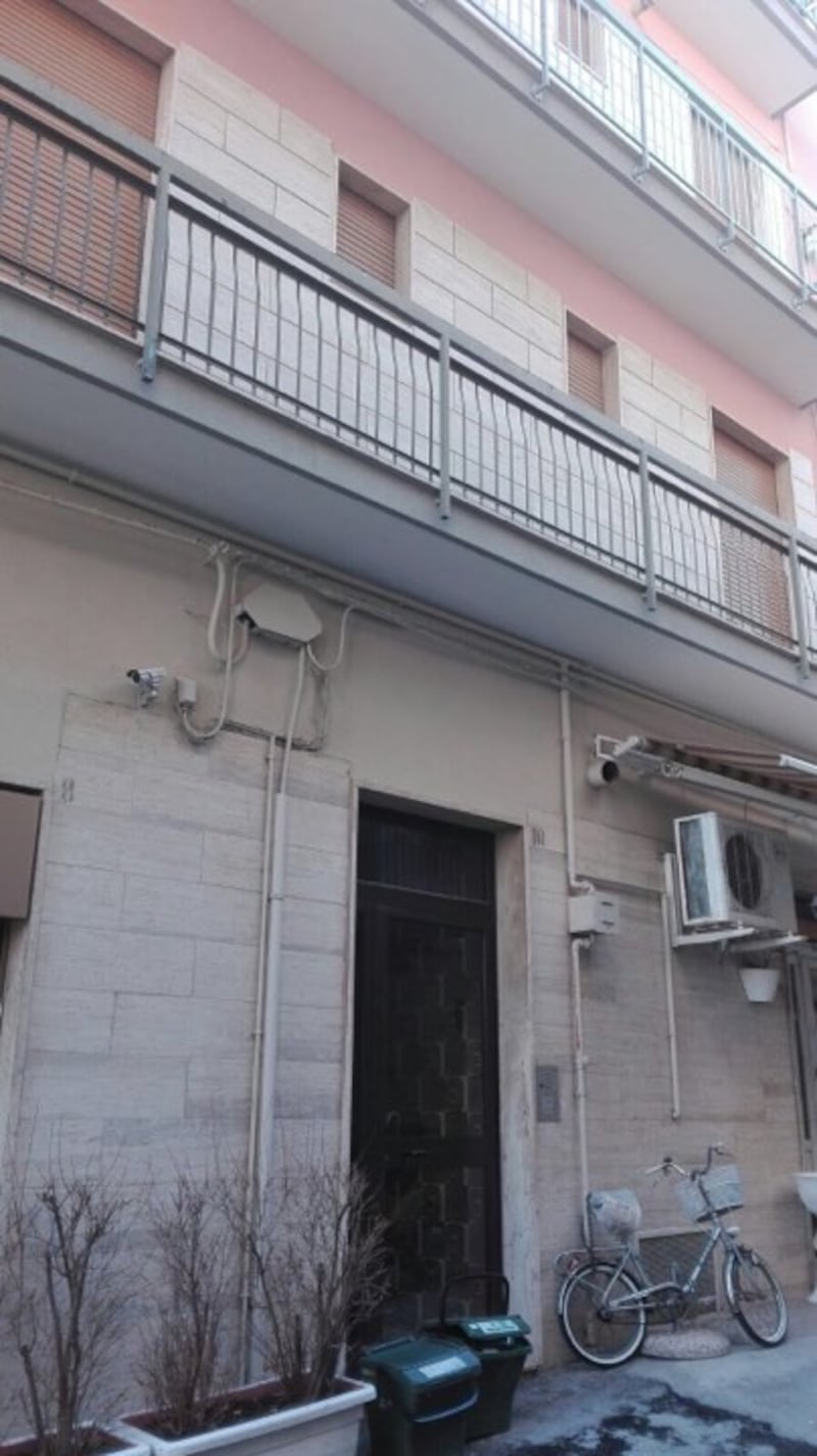 esterno casa topaia