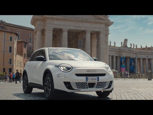Fiat 600e, guarda le prime foto ufficiali