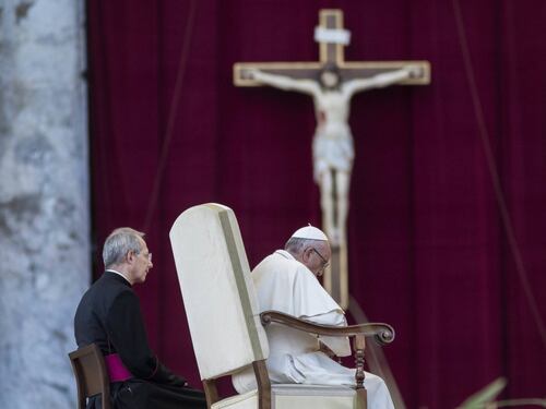 Il Papa chiede più accoglienza: "Anche Maria è stata migrante"