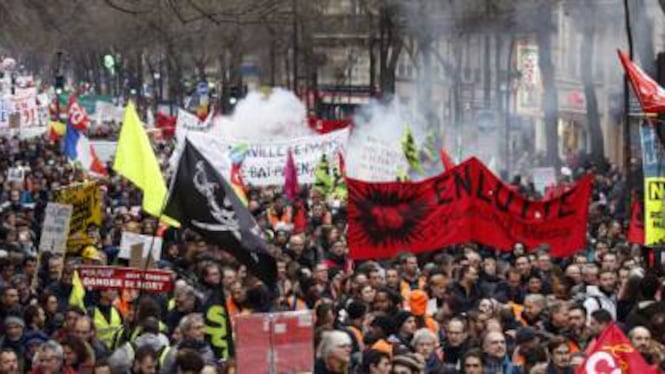 Parigi non si arrende: pronta un'altra protesta di piazza