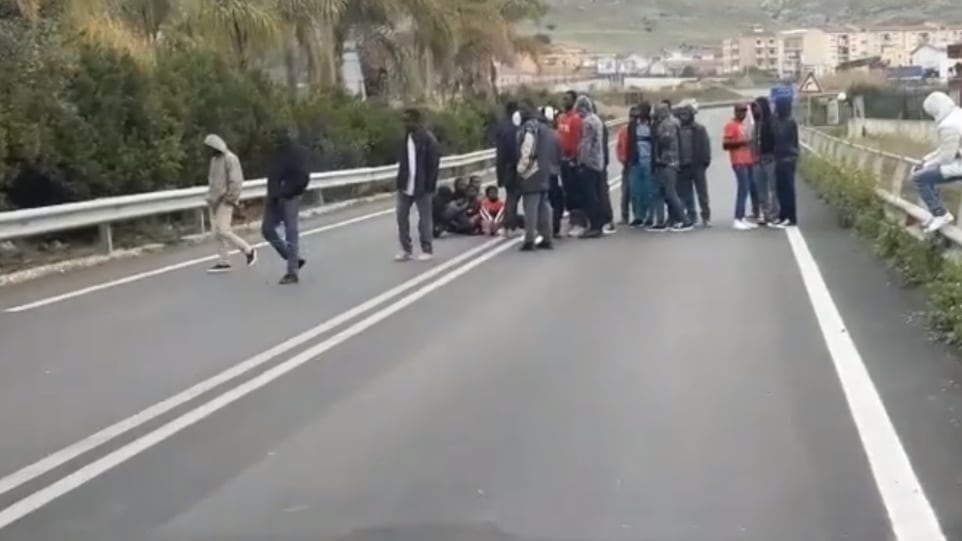 Droga all'interno dei centri d'accoglienza ad Agrigento
