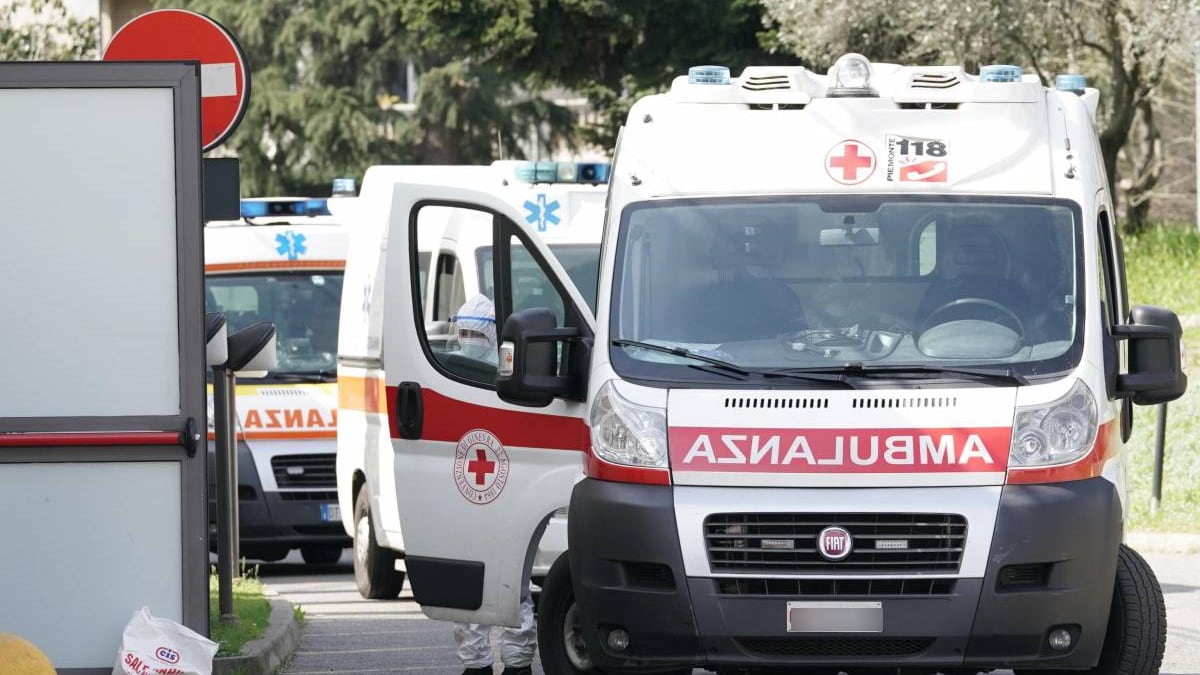 Cervia, uccisa da una ruspa in spiaggia: l'uomo alla guida ha un precedente per omicidio stradale