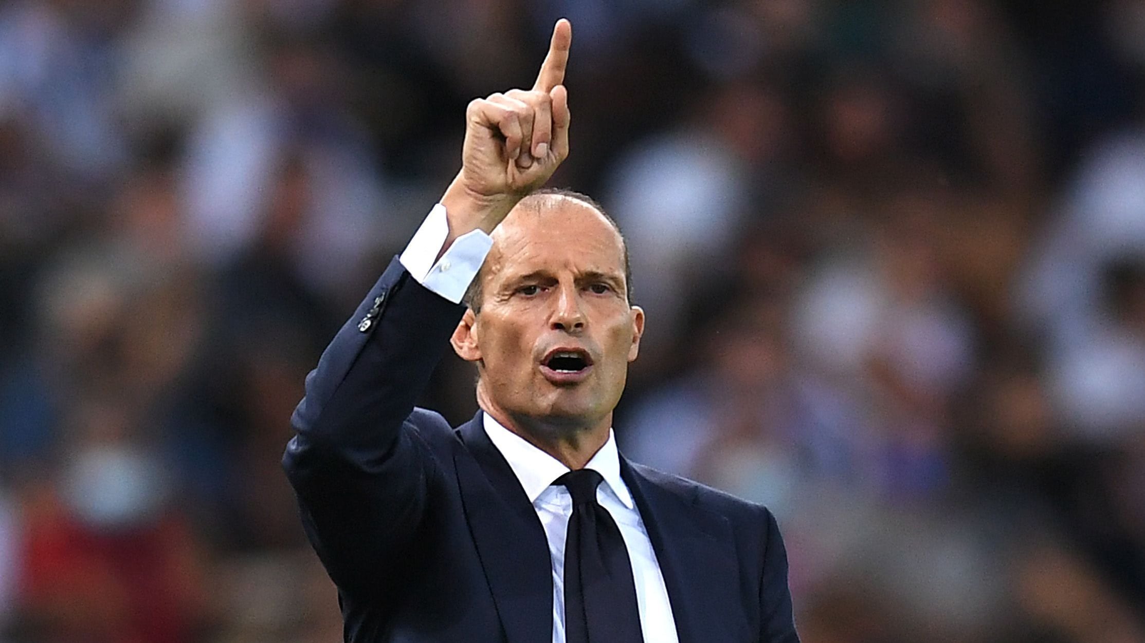 "Vuole andare via". Allegri lo saluta, Cr7 lascia Torino