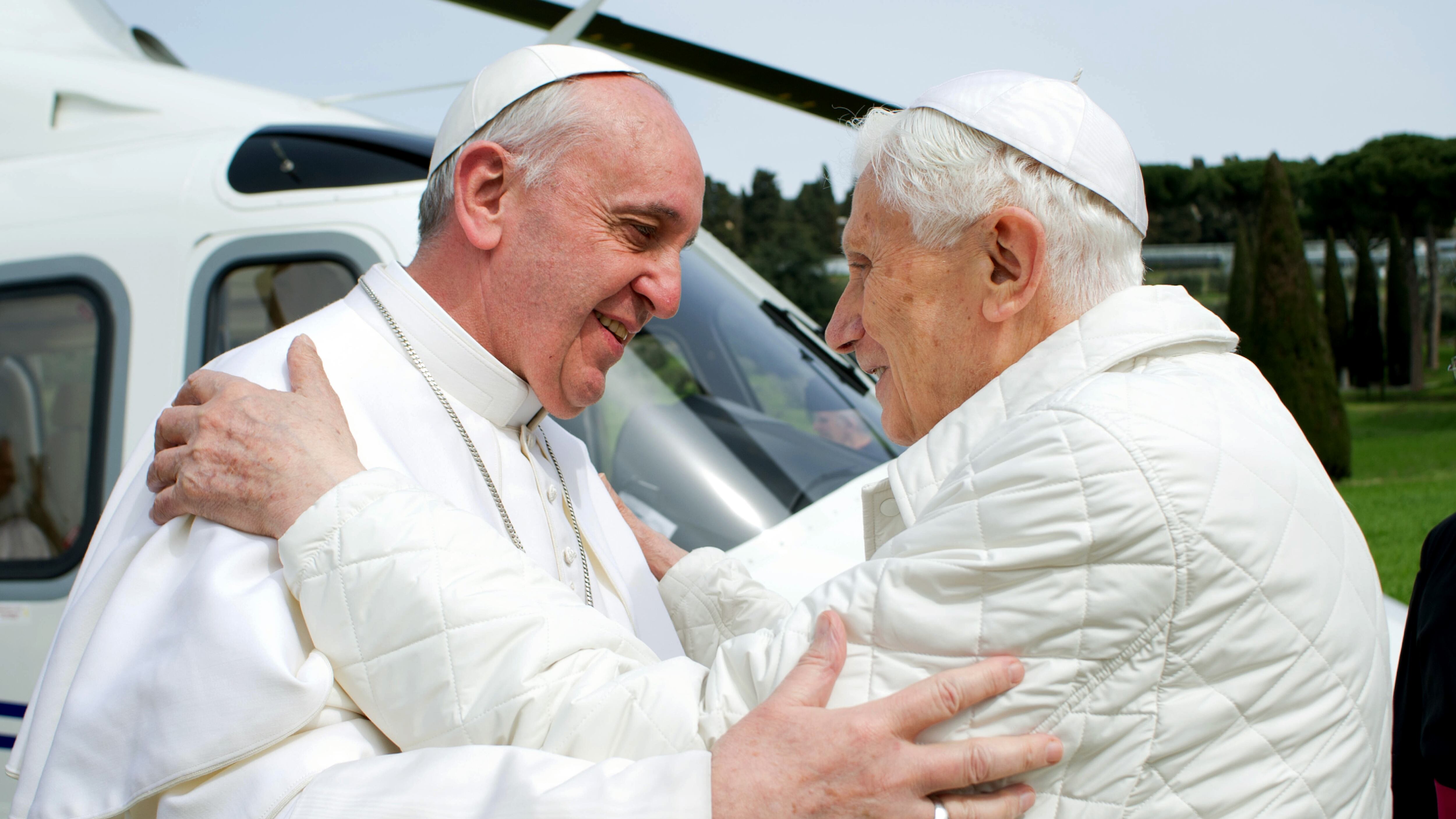 Papa Francesco e il legame con Ratzinger. "Lo hanno strumentalizzato contro di me"