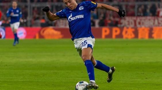 Harit fa festa fino a notte fonda. Lo Schalke 04: "Non è tollerabile"