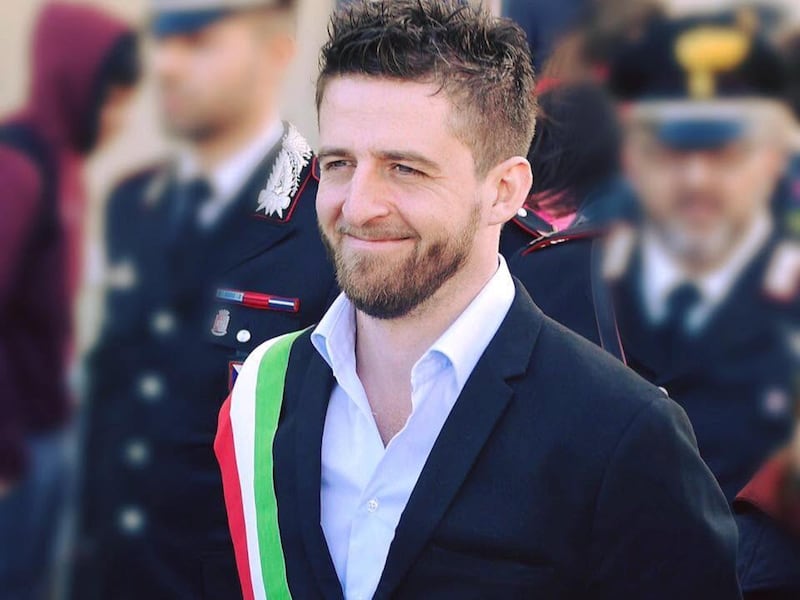 Blitz anti ‘Ndrangheta, in manette Flavio Stasi, sindaco di centrosinistra di Corigliano-Rossano e icona del M5s