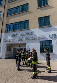 Milano, i vigili del fuoco al padiglione della Bicocca dopo la fuoriuscita di acido cloridrico 9