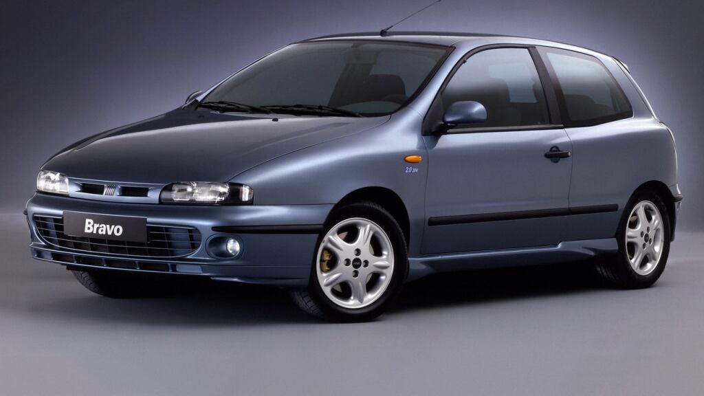 Fiat Bravo HGT, la compatta sportiva di fine secolo