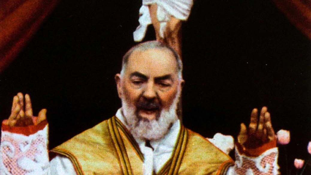 Conte prega Padre Pio: "Aiutami e aiutali Tu altrimenti torno a casa"