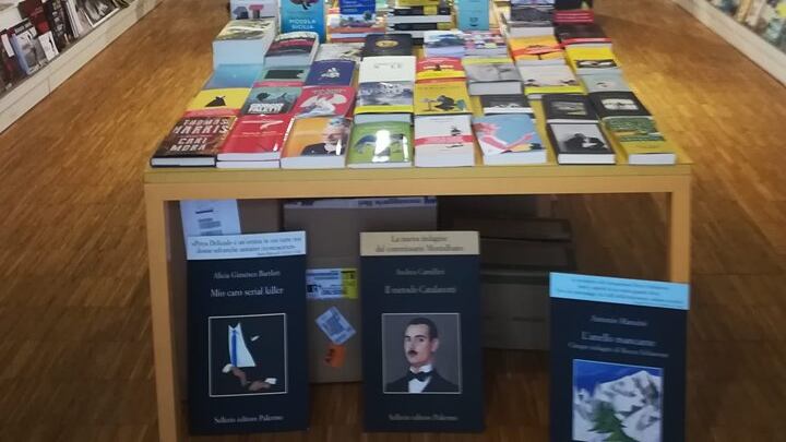 Palermo, chiude la storica libreria Broadway. I titolari: "Ha vinto Amazon"