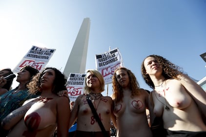 In Argentina è il "tetazo", per diffondere il topless 1