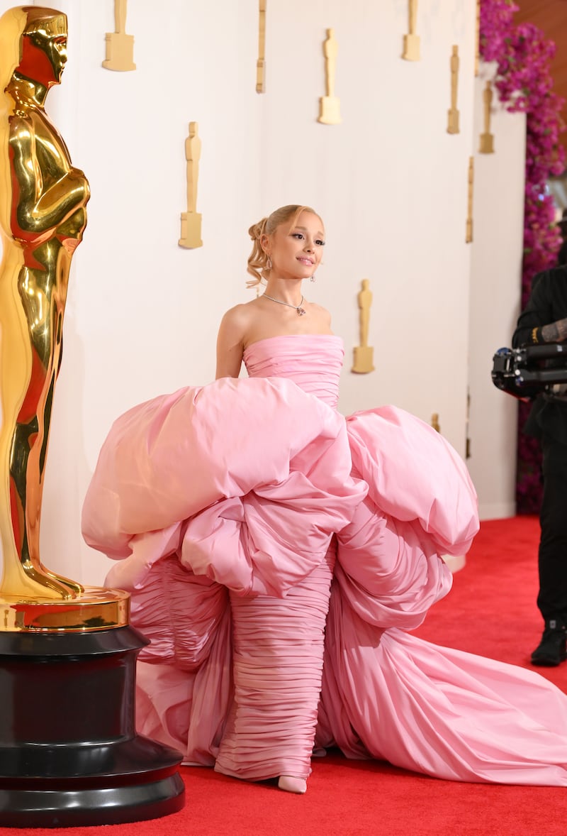 Oscar 2024: ecco i look delle star sul red carpet 3