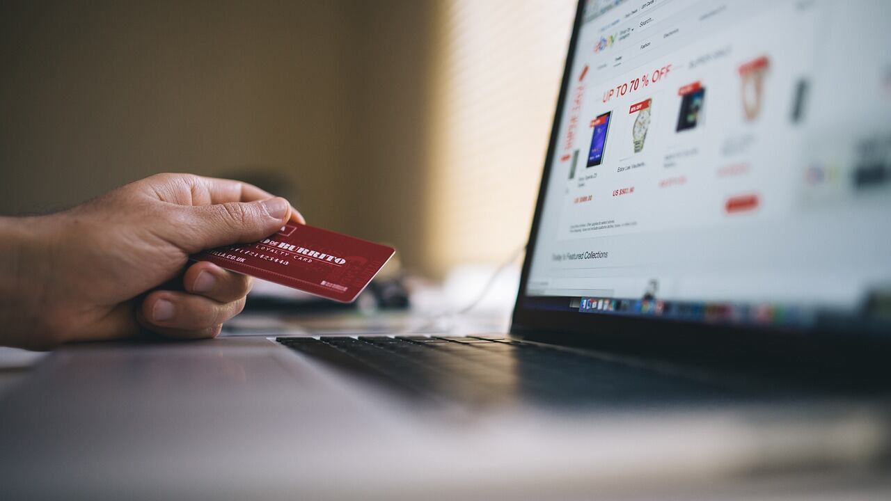 Piccole e medie imprese, la crescita grazie all'e-commerce tutelando la proprietà intellettuale