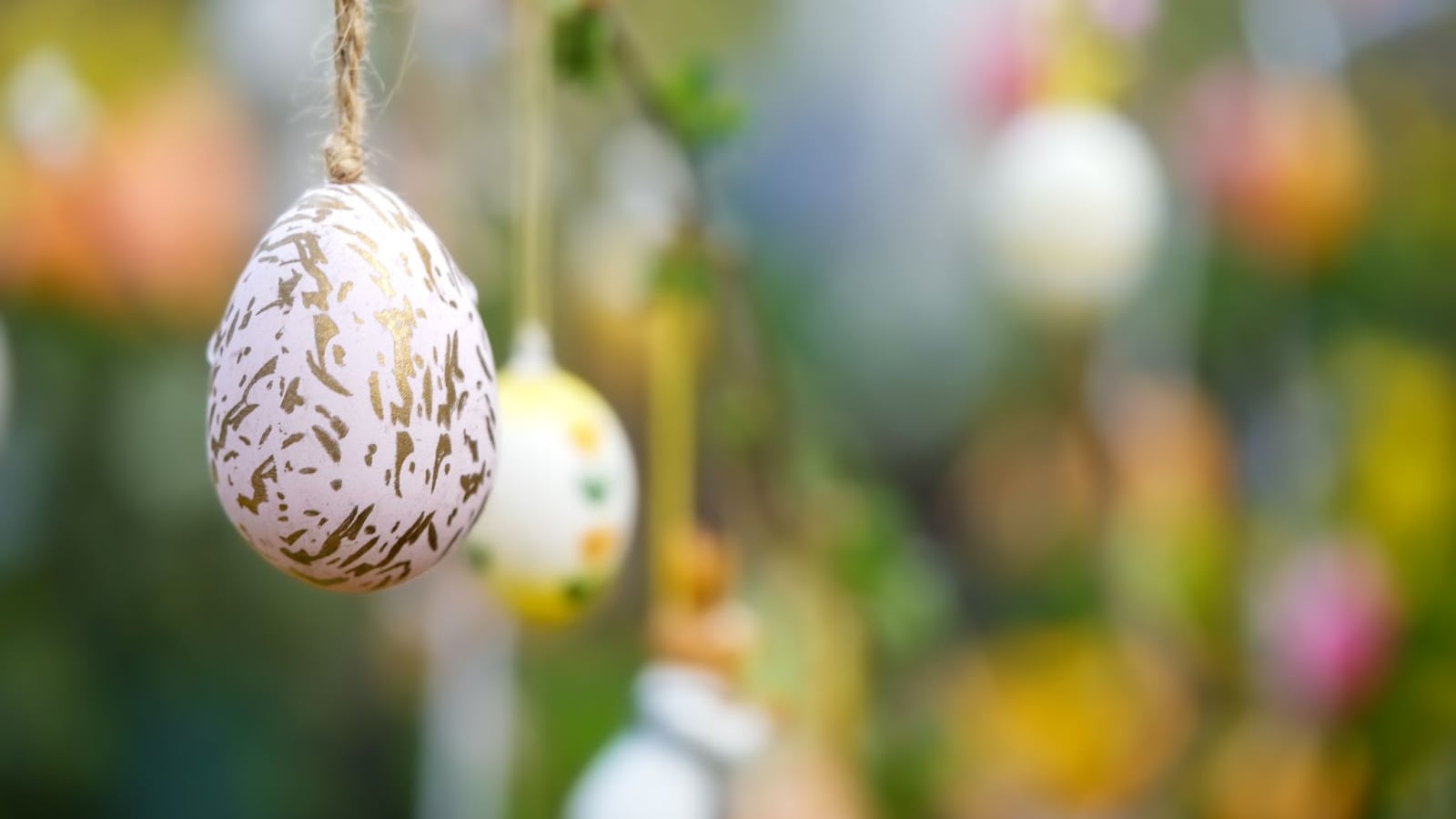 Pasqua e Pasquetta, ecco come vengono pagate queste due festività in busta paga