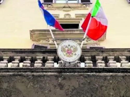 Quel filo “russo” che lega lo studio dell’avvocato Giuseppi
