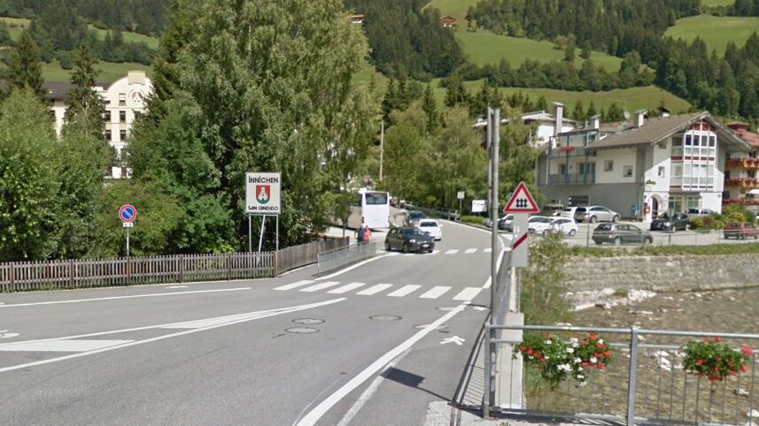 Il padre 90enne e la vicina di casa: chi sono le vittime della sparatoria a San Candido