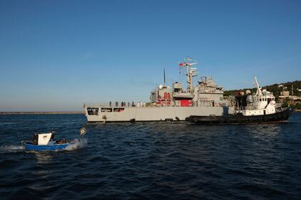 L'arrivo della nave Libra con i primi migranti destinati ai centri in Albania 5