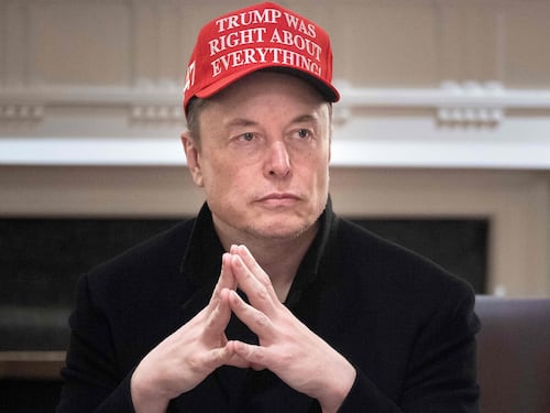 La sfida di Elon: "American Party". Ma cancella il post sul caso Epstein