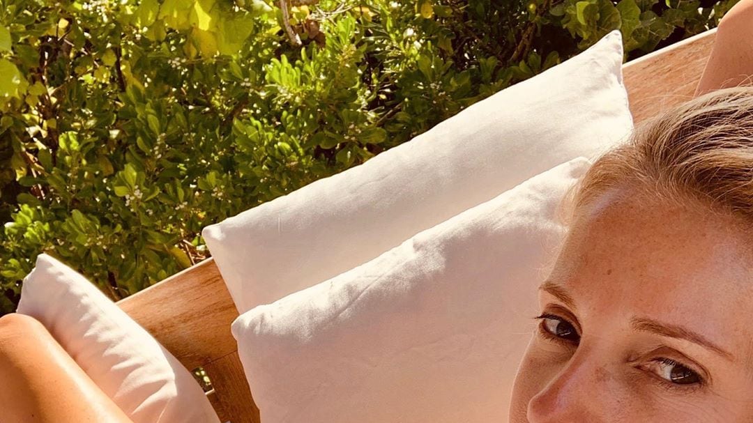 Alessia Marcuzzi completamente nuda, i fan: “Sei ridotta male”