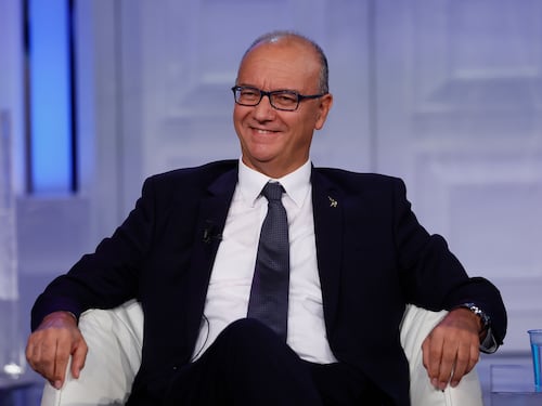 "Basta botte a scuola: multe ai violenti. E col 6 in condotta si viene rimandati". Intervista a Giuseppe Valditara