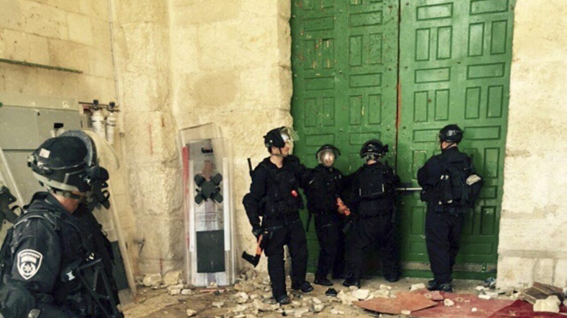 Scontri alla spianata delle moschee, Hamas lancia "giorno della collera"