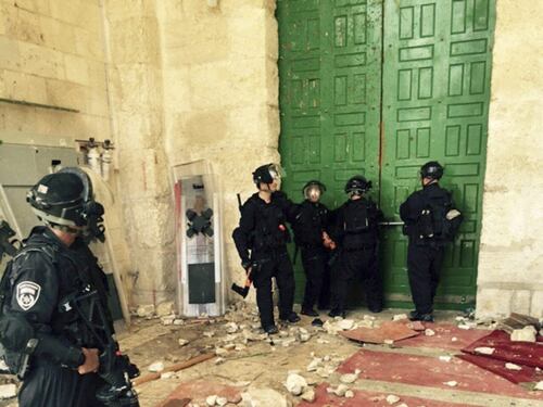 Scontri alla spianata delle moschee, Hamas lancia "giorno della collera"