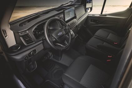 Ford E-Transit, il furgone più venduto al mondo diventa 100% elettrico: guarda la gallery 12
