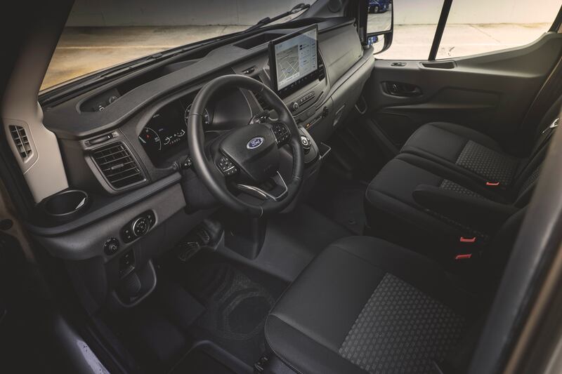 Ford E-Transit, il furgone più venduto al mondo diventa 100% elettrico: guarda la gallery 12