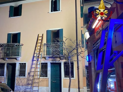 Padre, madre e figlio uccisi dal rogo in casa