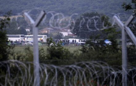 La polizia greca sgombera il campo profughi di Idomeni 15