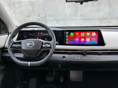 Nissan Ariya 4WD: guarda la gallery del crossover elettrico giapponese 15
