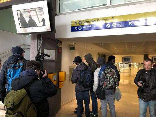 Sindaco leghista paga il treno e manda i migranti a Bresso