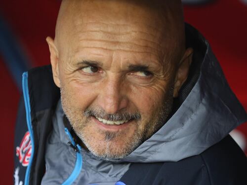 Il Napoli "in maschera" a caccia della storia. Sirene Blues per Spalletti
