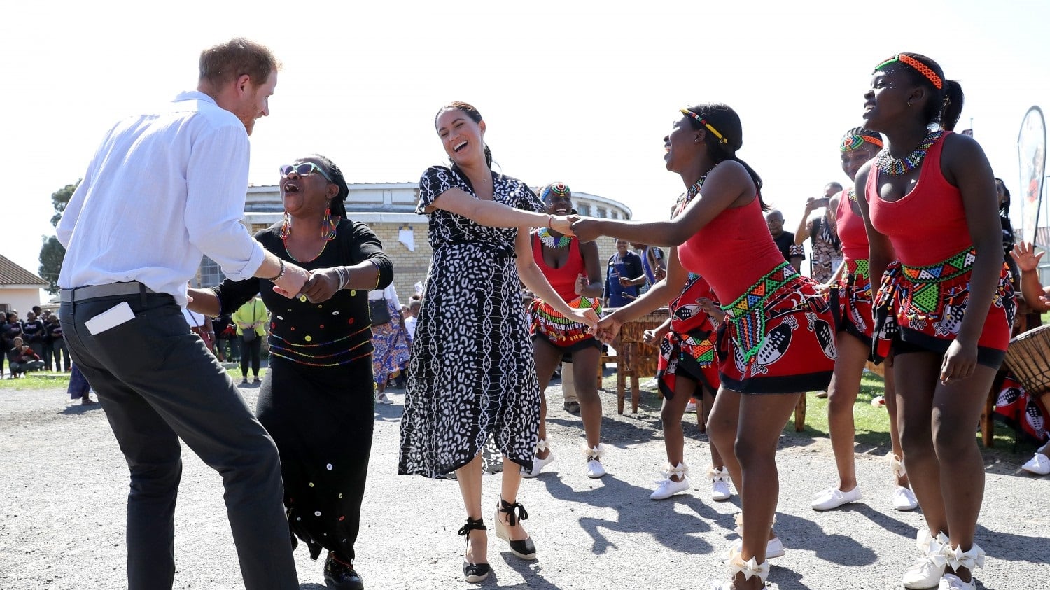 Nel tour in Sud Africa Meghan Markle non vuole ostentare la sua ricchezza