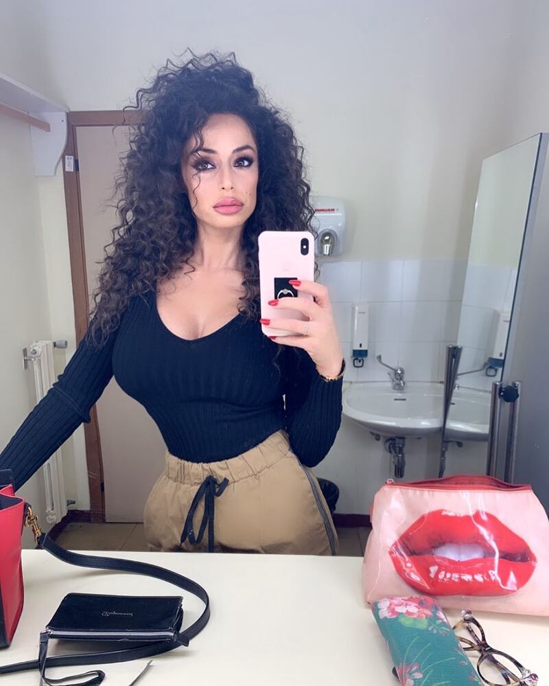 Raffaella Fico manda in delirio i follower su Instagram 2