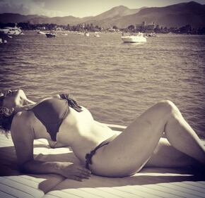 Carmen Russo esplosiva a Ibiza 8