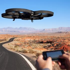 Parrot AR.Drone 2.0 Drone per iPhone e Android - da 289 euro