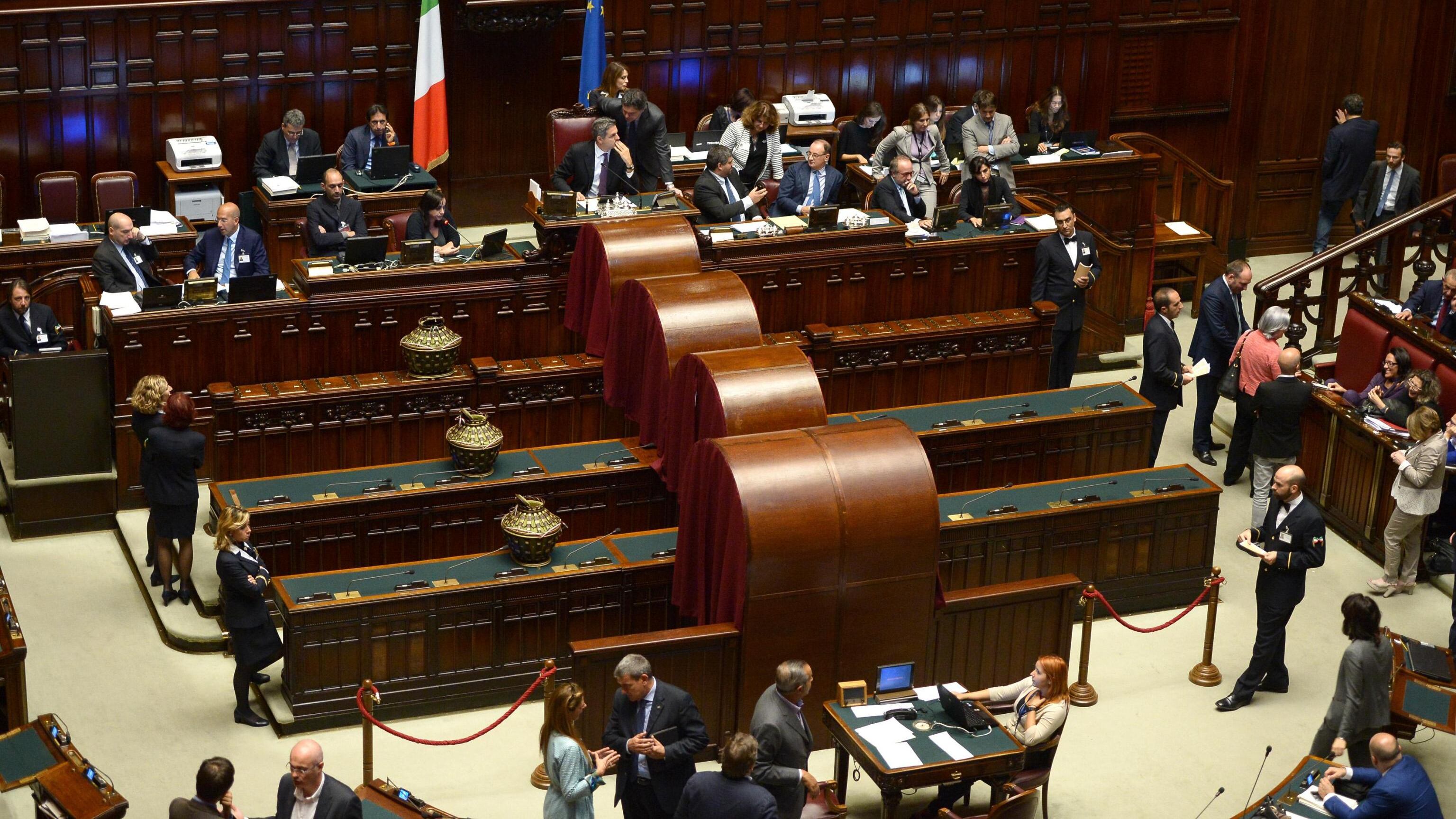 Ora per la Consulta spuntano due donne