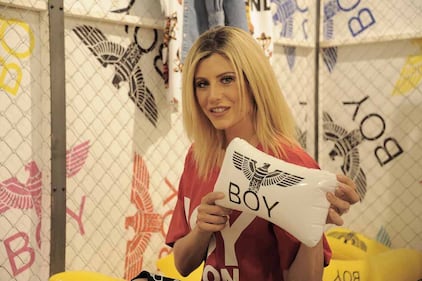 Paola Caruso, scollatura mozzafiato 21