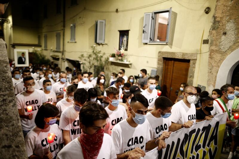 Fiaccolata in ricordo di Willy Monteiro: "Rabbia e vendetta non appartengono a questa comunità" 10